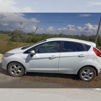 Ford Fiesta 1.4 AT, 2011, 96 000 км, с пробегом, цена 850 000 руб.