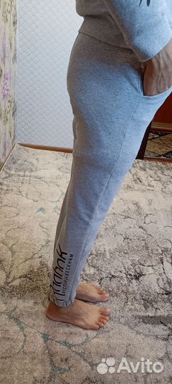 Спортивный костюм женский