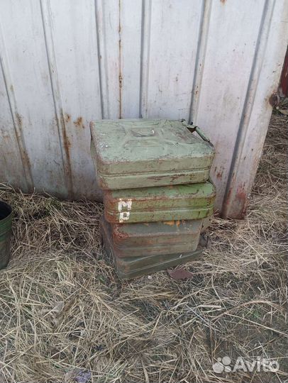 Канистра 20 литров железная