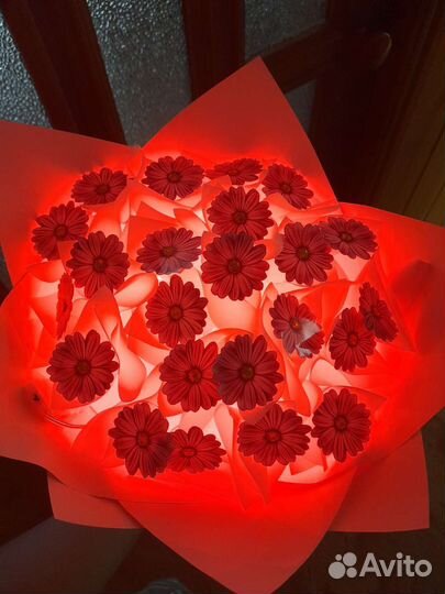 Букет из бабочек и ромашек