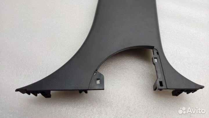 Обшивка центральной стойки правая Subaru Tribeca