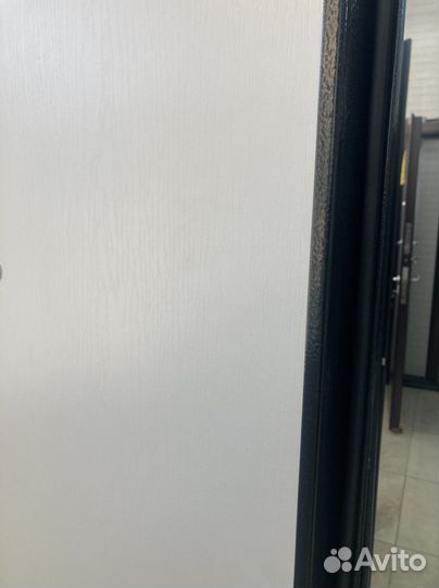 Дверь металлическая новая