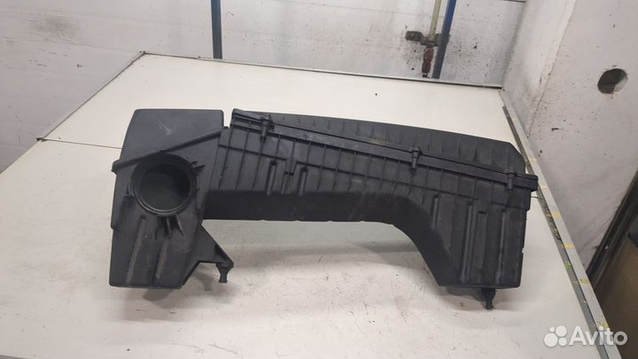 Корпус воздушного фильтра Mercedes C W203, 2002