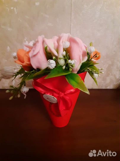 Ваза с цветами из мыла