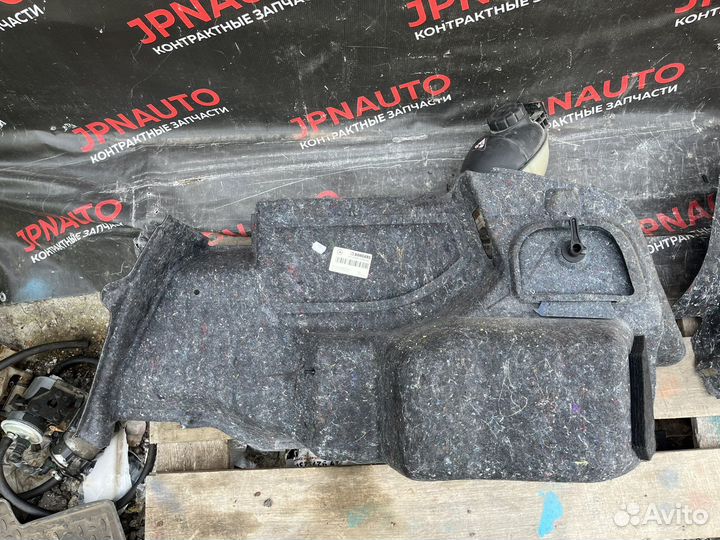 Mercedes C207 W207 A207 обшивка багажника