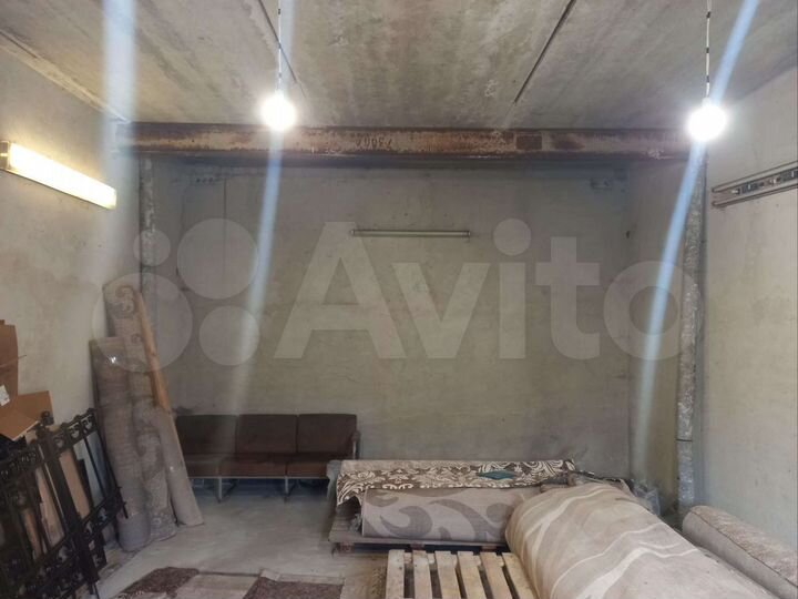 Гараж, > 30 м²