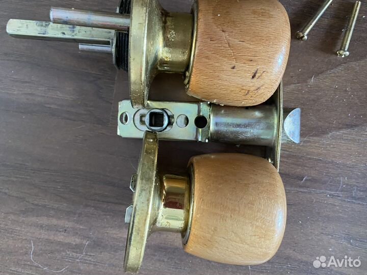 Ручки мебельные и дверные