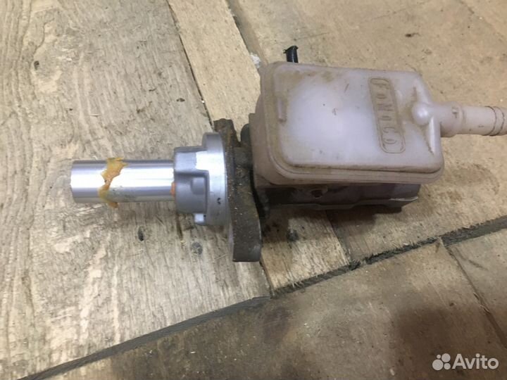 Главный тормозной цилиндр Mazda CX 7 2011г