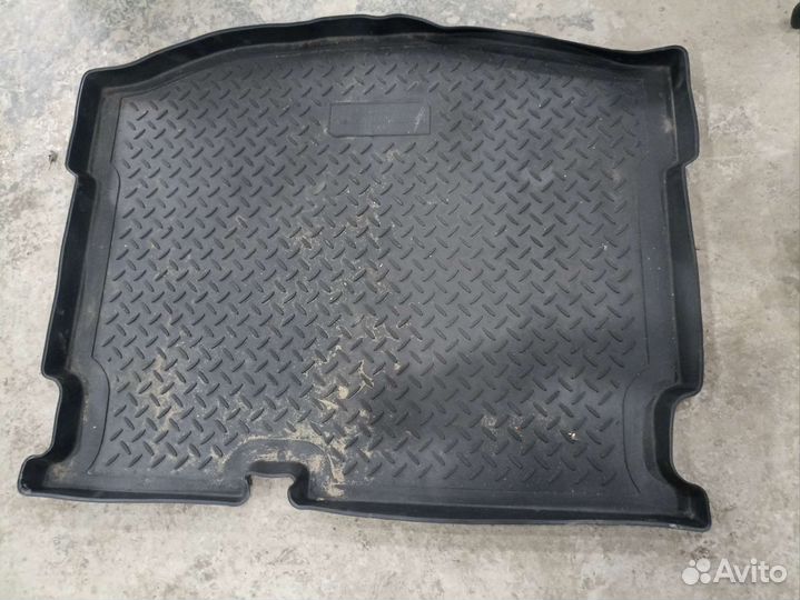 Пол багажника Nissan Qashqai J10 06-13г