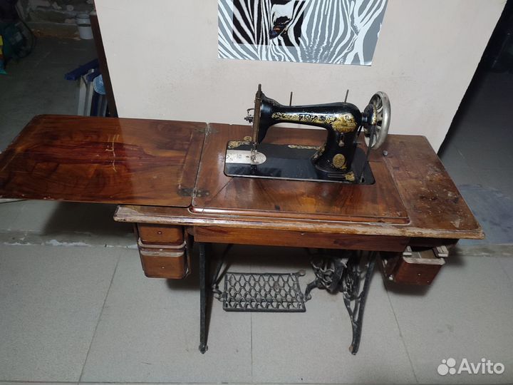 Швейная машинка singer