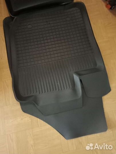 Коврики резиновые на Рено Логан 2