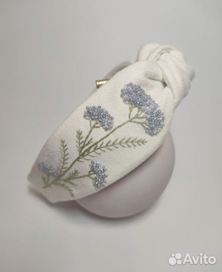 Ободок с вышивкой ручной работы