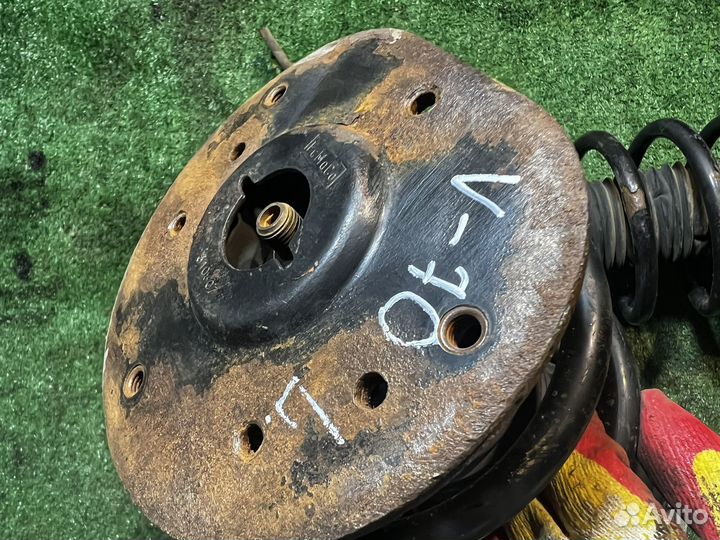 Передние стойки Volvo V70