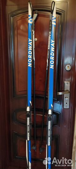Продам беговые лыжи (длина 190 см) в комплекте