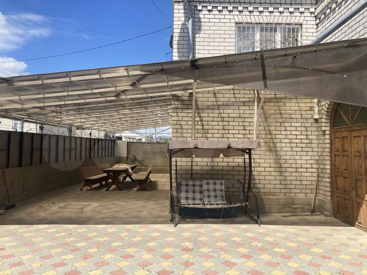 Дом 219,7 м² на участке 9 сот.