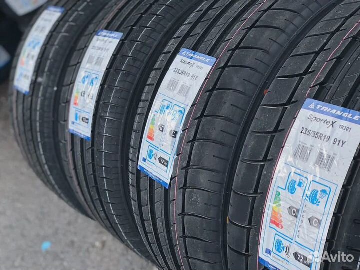 Triangle Sports TH201 235/35 R19 91Y