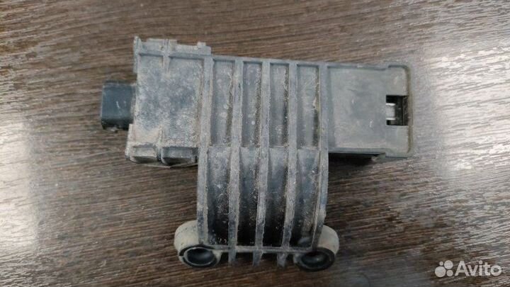 Антенна Audi A8 D3 6.0 BHT 2008