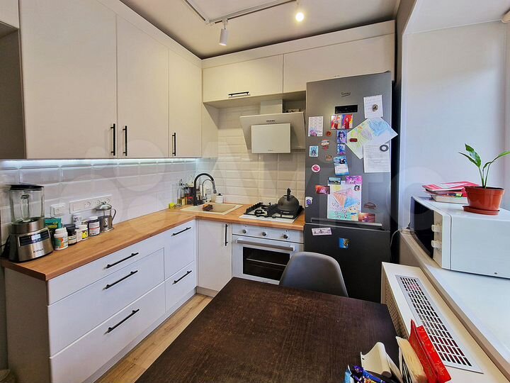 2-к. квартира, 43 м², 1/4 эт.