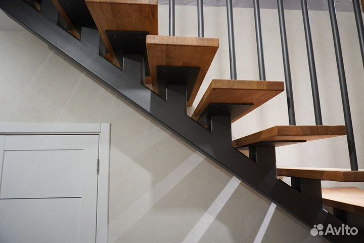 Лестница на второй этаж в дом