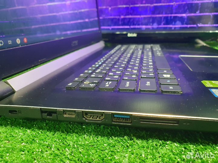 Ноутбук 17.3 дюйма i3 8130u