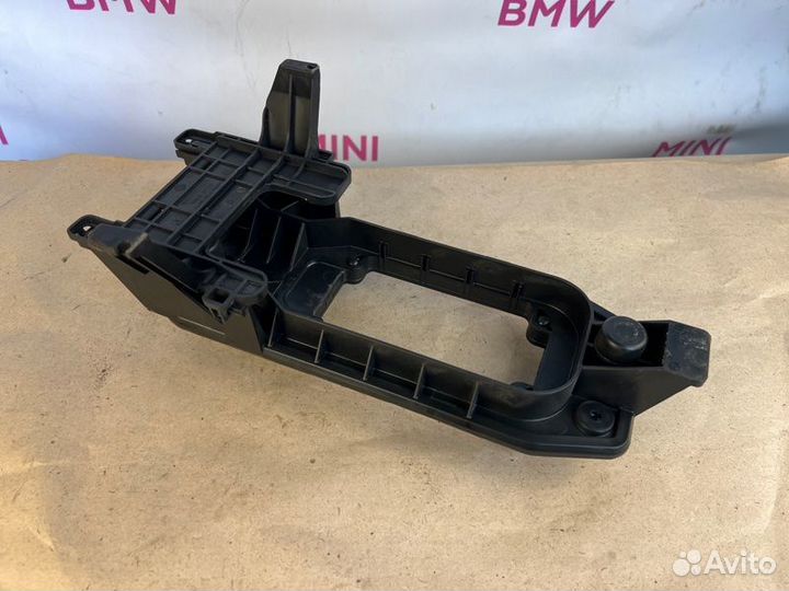 Кронштейн Volkswagen Sharan 7N CAV 2011