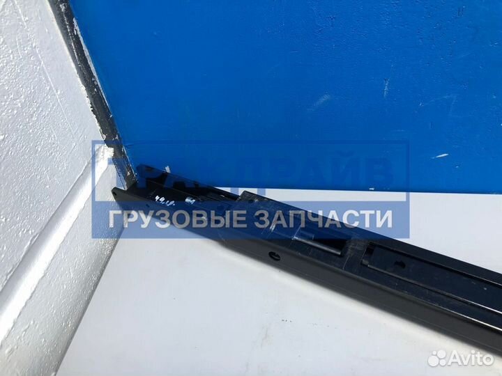 Механический подъёмник стойки прицепа Schmitz