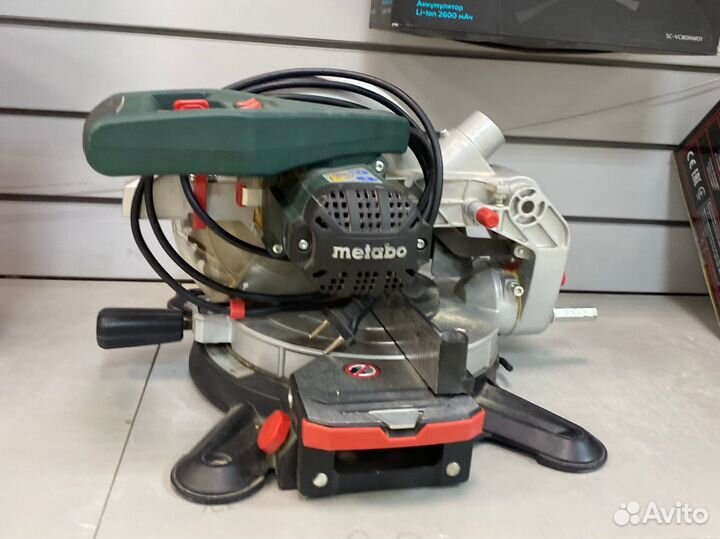 Зв8 Торцовочная пила Metabo KS 216 M Lasercut