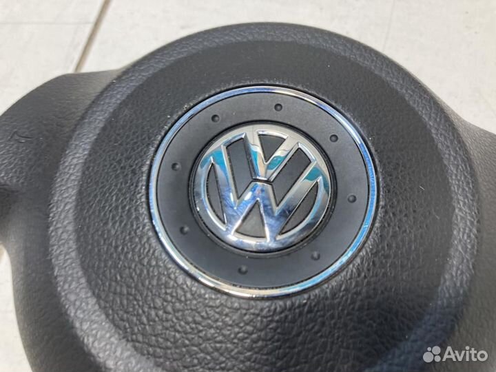 Крышка подушки безопасности в рулевое колесо Volks