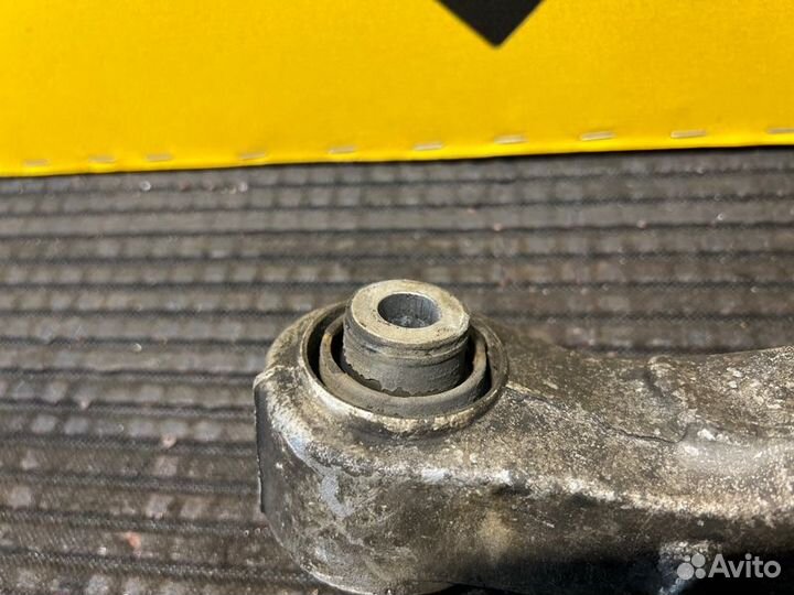 Рычаг подвески верхний задний левый Mercedes Benz