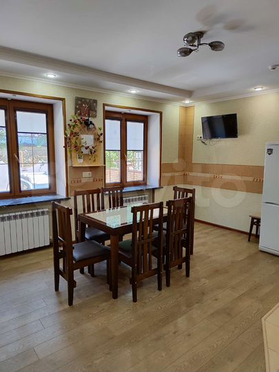 Дом 160 м² на участке 4 сот.