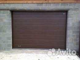 Секционные ворота