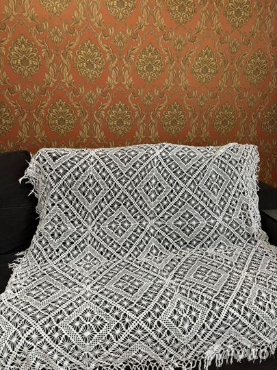 Скатерть и салфетки вязаные