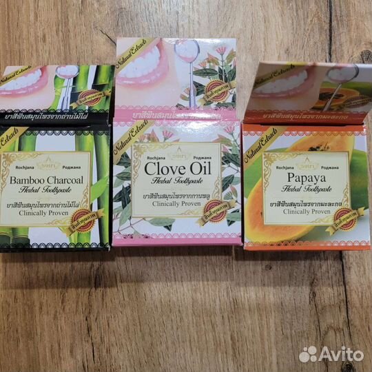 Тайская отбеливающая зубная паста Rochjana