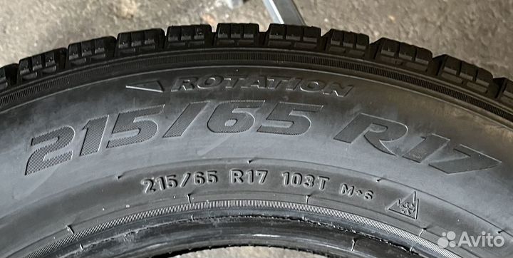 Pirelli Ice Zero 215/65 R17