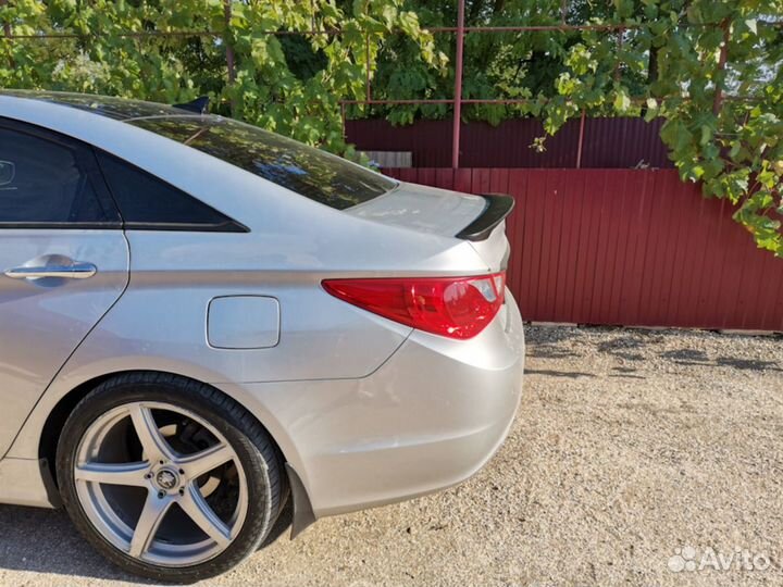 Hyundai sonata 6 спойлер черный глянец