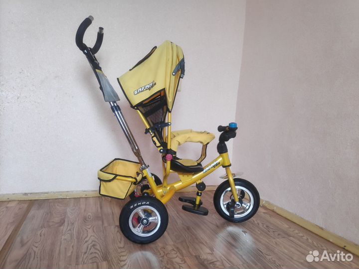 Детский трехколесный велосипед с ручкой