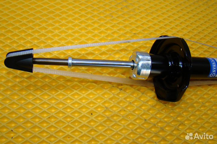 Амортизатор подвески задний Nissan Almera