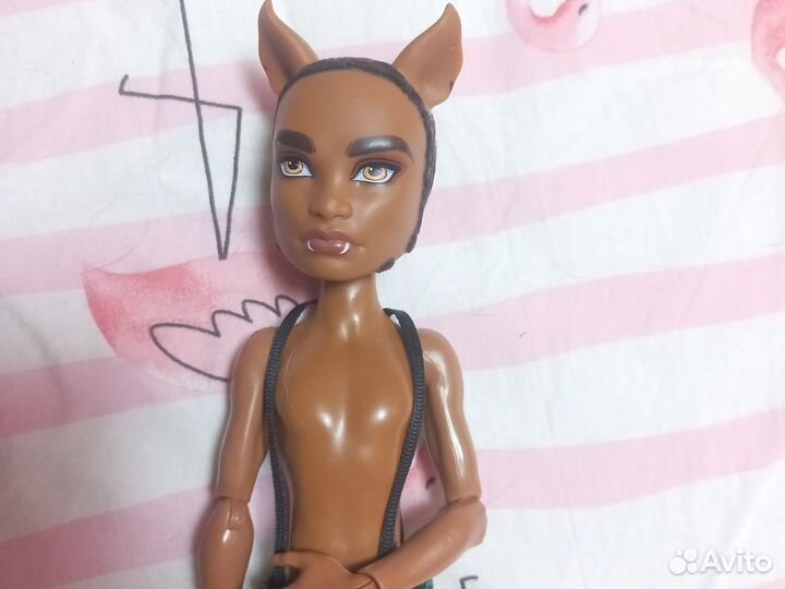 Кукла монстр хай клод вульф