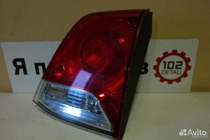 Фонарь внутренний правый Toyota Land Cruiser 200