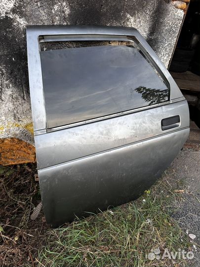 Задняя левая дверь ваз 2110