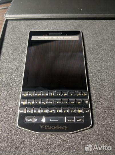 BlackBerry Porsche design P'9983, 2/64 ГБ