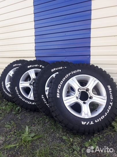 Bfgoodrich Mud-Terrain T/A KM2 225/75 R16