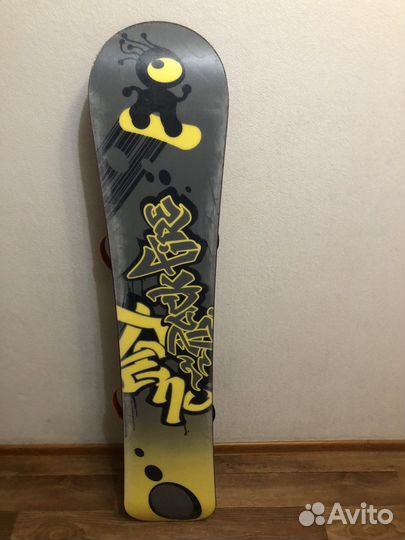 Сноуборд с креплениями