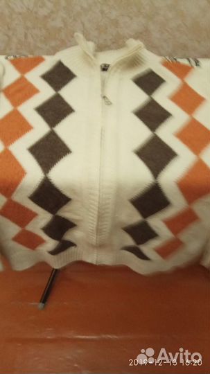 Джемпер шерстяной