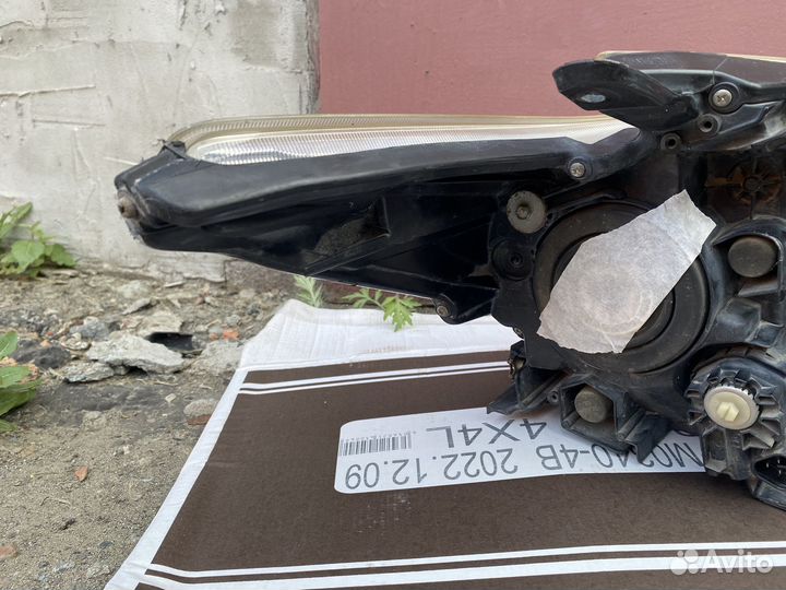 Фара левая Toyota prius 30 4729