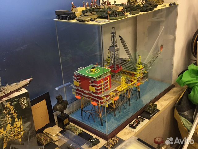 Макет нефтяной платформы