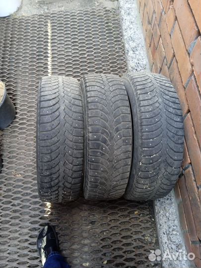 Bridgestone Blizzak Spike-01 185/65 R15