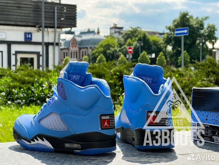 Кроссовки Nike Air Jordan 5 Retro UNC