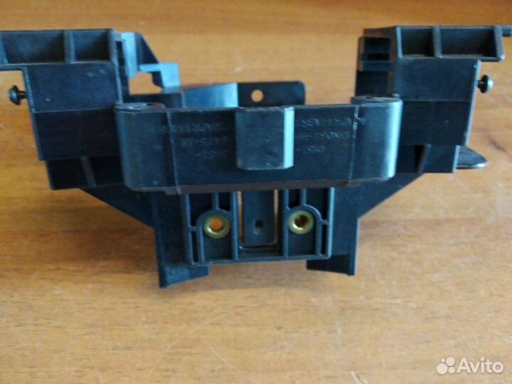 Кронштейн подрулевого переключателя Ford Focus Ii