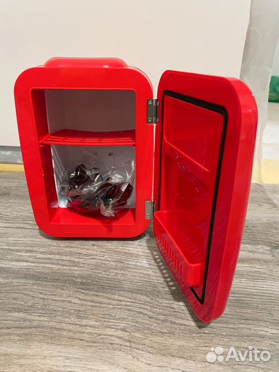 Холодильник для косметики kitfort